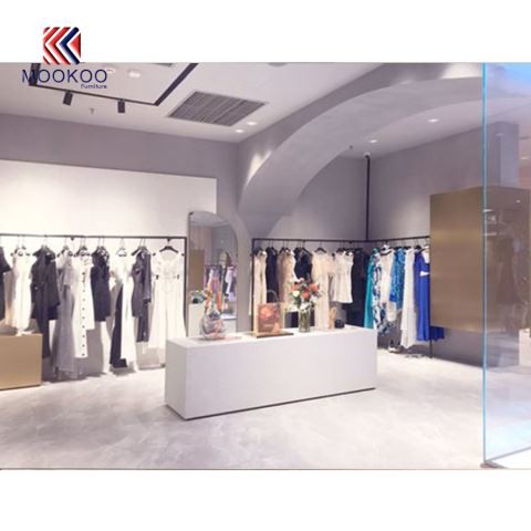 Viseći stalak za trgovinu odjeće