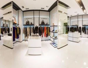 Prikaz odjeće za namještaj u tržnom centru